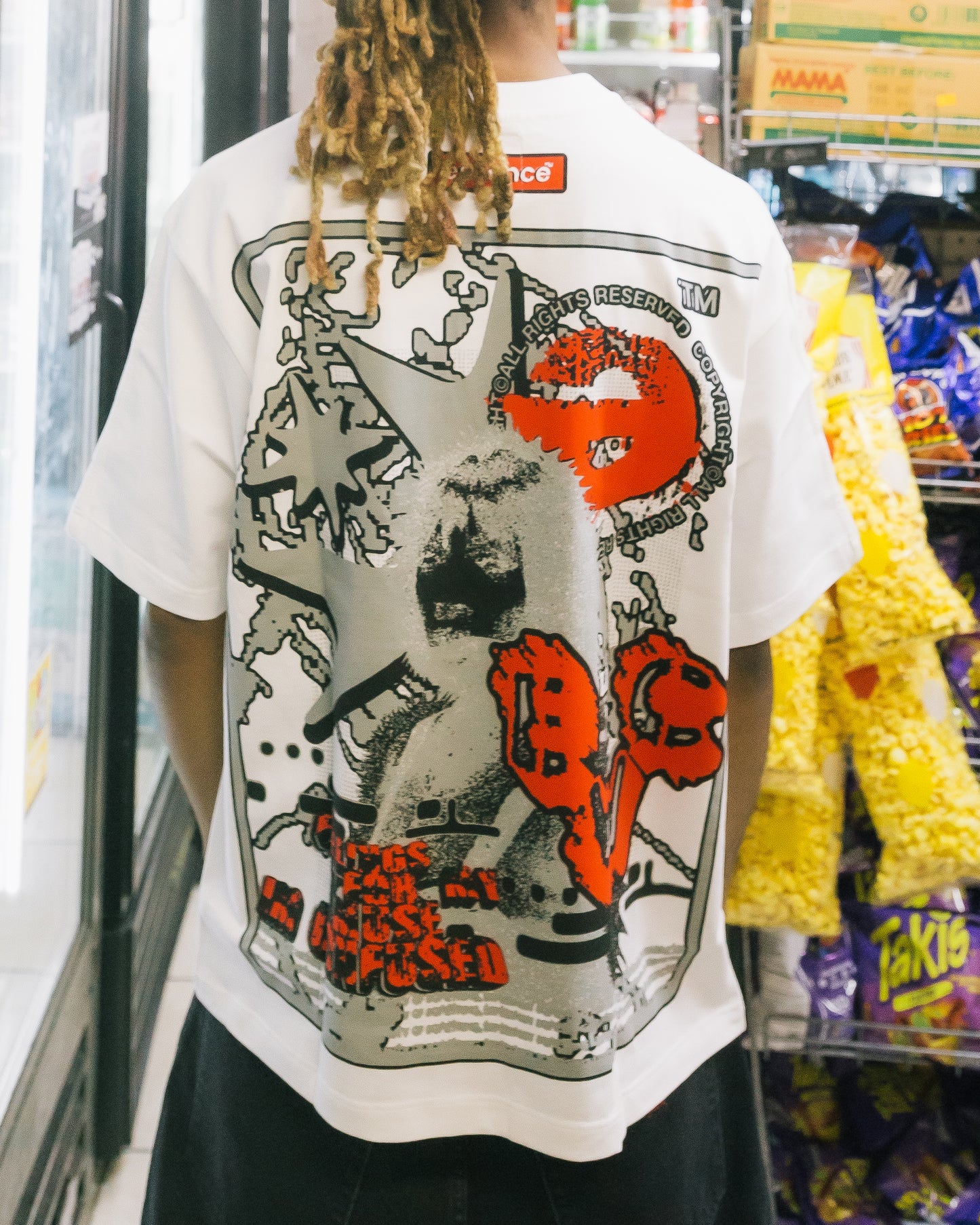 GIRLS ARE DRUGS [T-SHIRT] WHITE