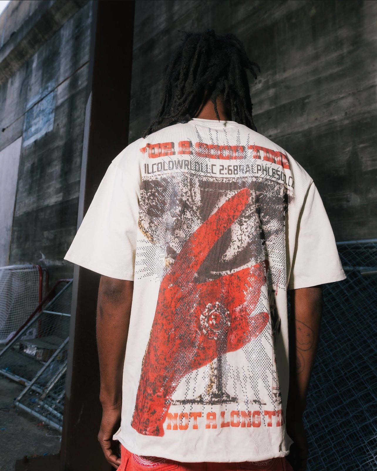HAPPY HOUR [T-SHIRT]