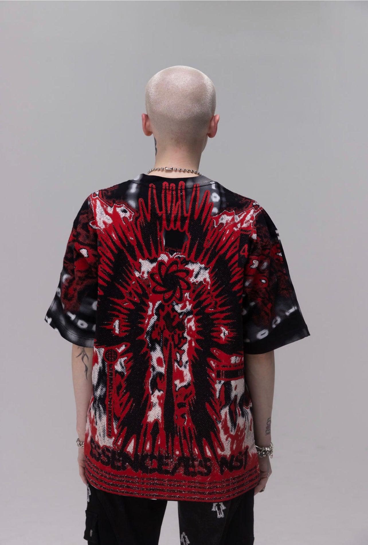 ESSENCE ASHRA [T-SHIRT]
