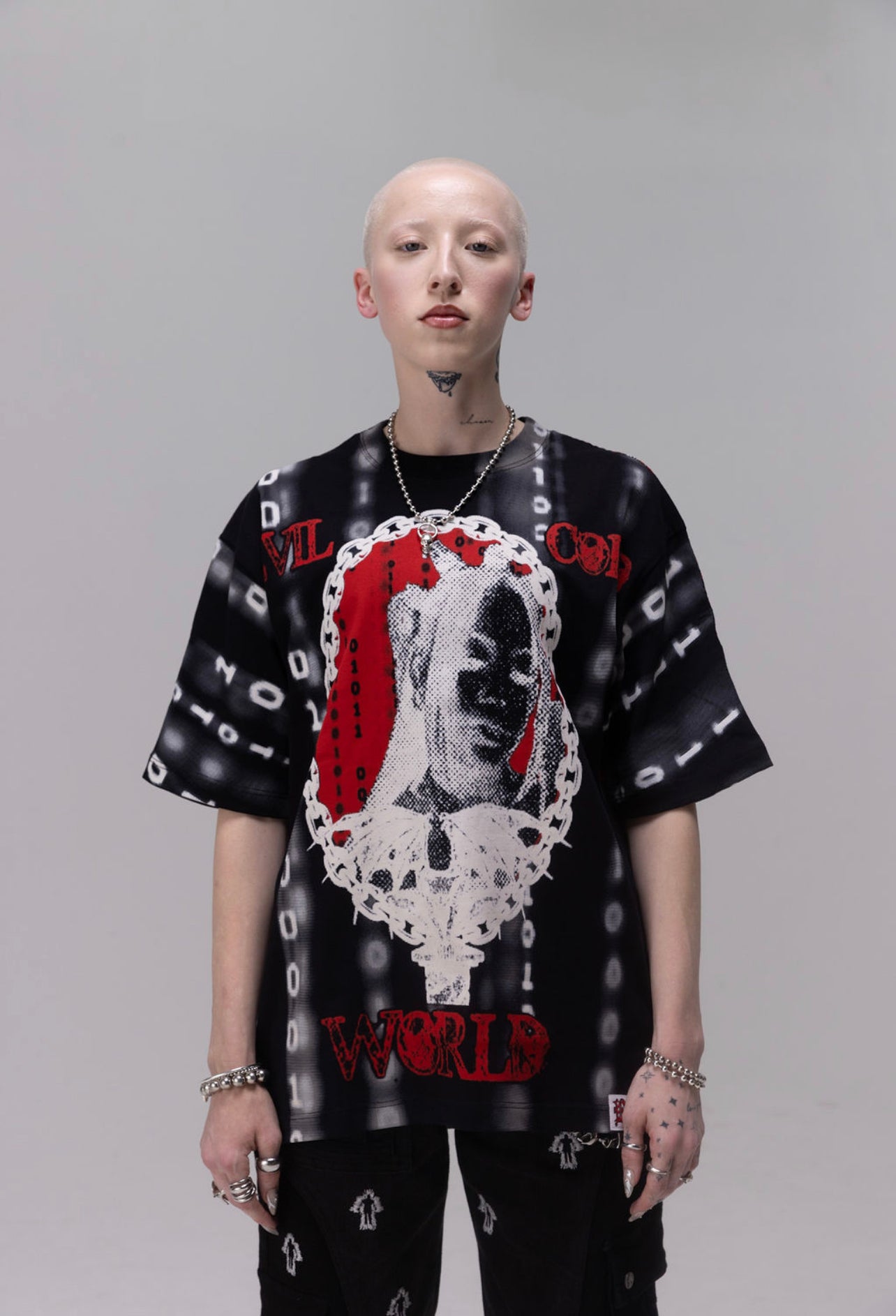 ESSENCE ASHRA [T-SHIRT]