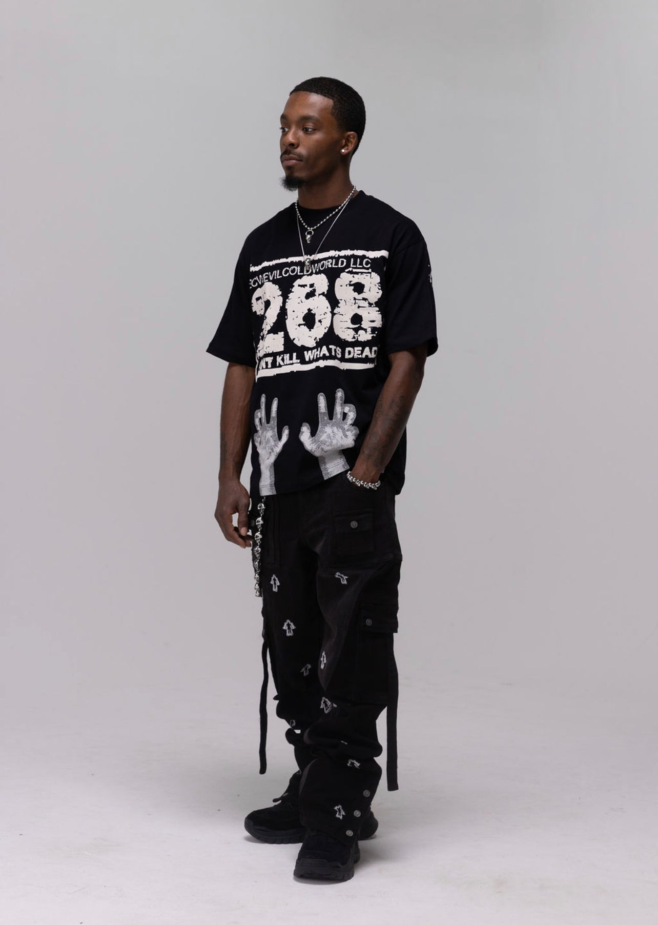 ESSENCE 26:8 T-SHIRT [BLACK]