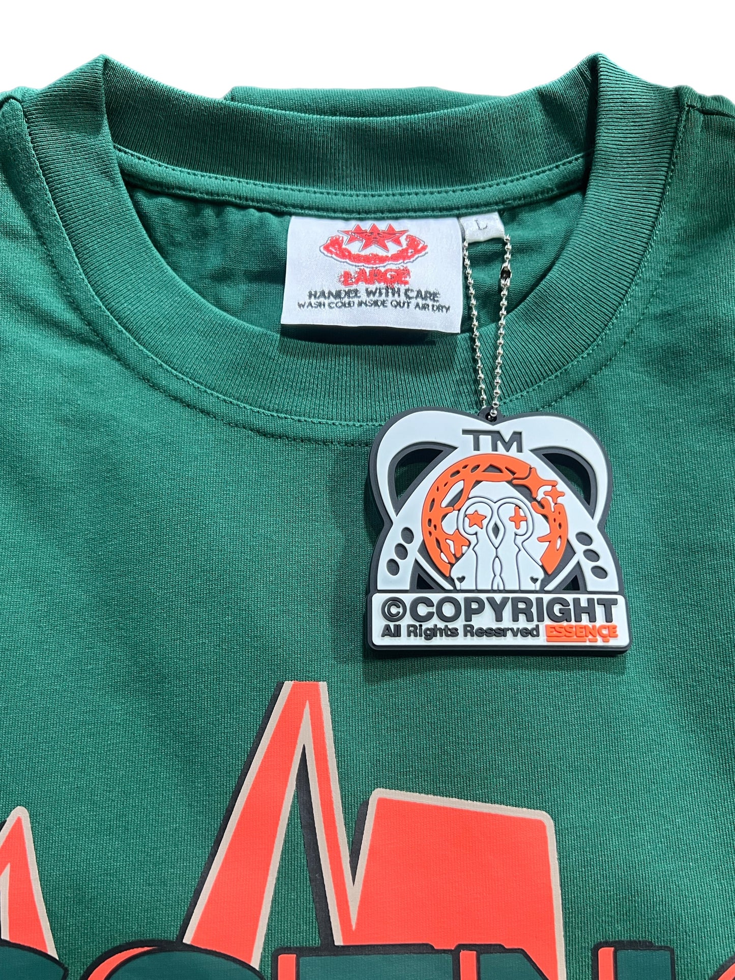 [ESSENCE WRLD] T-SHIRT